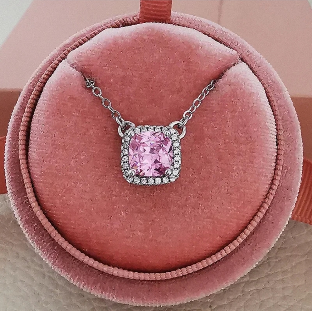 Shiny Square Pendant Pink Diamond Necklace